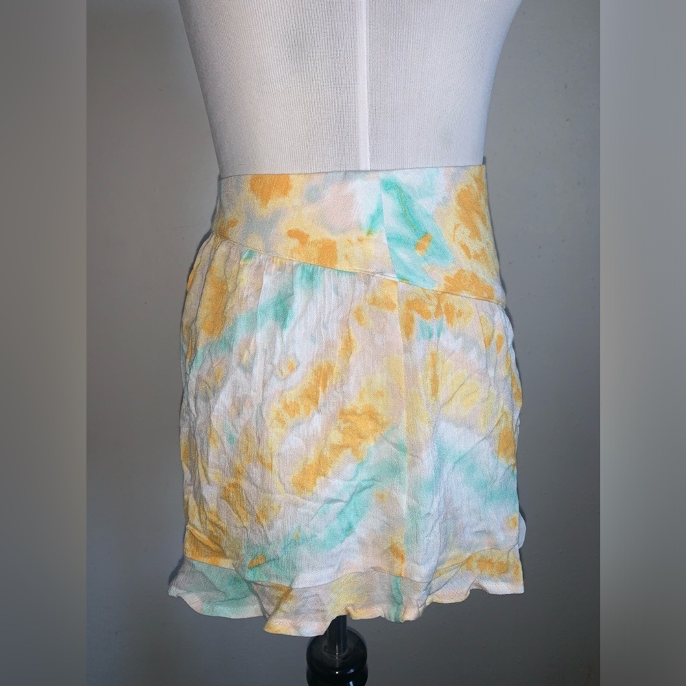 Altar’d state spring Ruffle shorts - Picture 4 of 6
